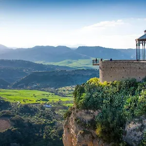 casa-en-la-serrania-de-ronda-en-malaga-estacin-de-benaojan.es-andalucia.com/